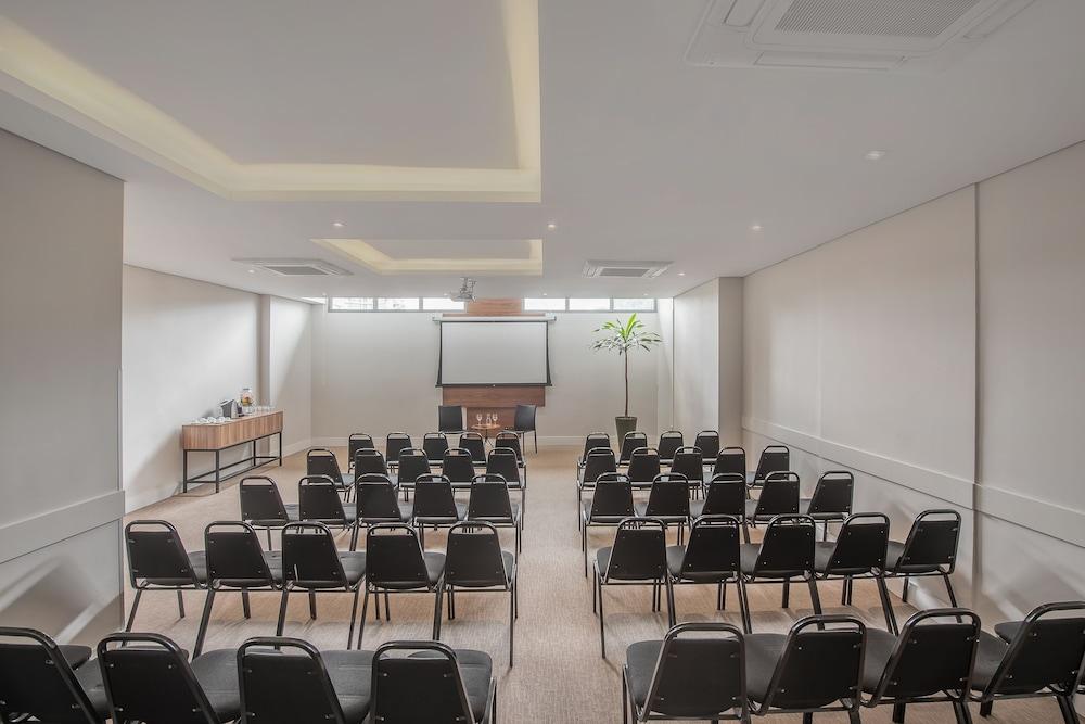 Hotel Mont Blanc Premium リベイラン・プレト エクステリア 写真 Meeting room
