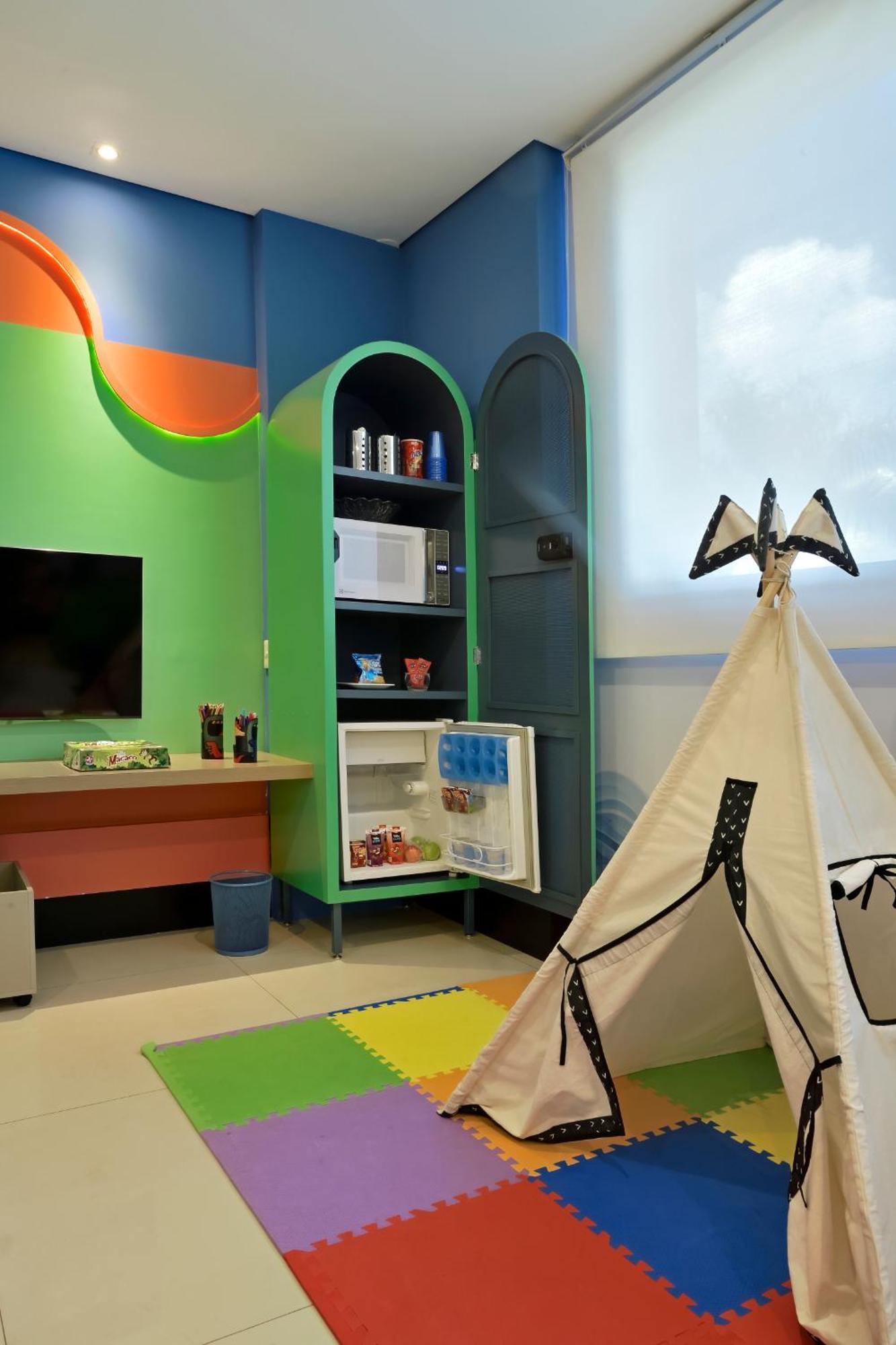 Hotel Mont Blanc Premium リベイラン・プレト エクステリア 写真 A child's room with a mini-refrigerator