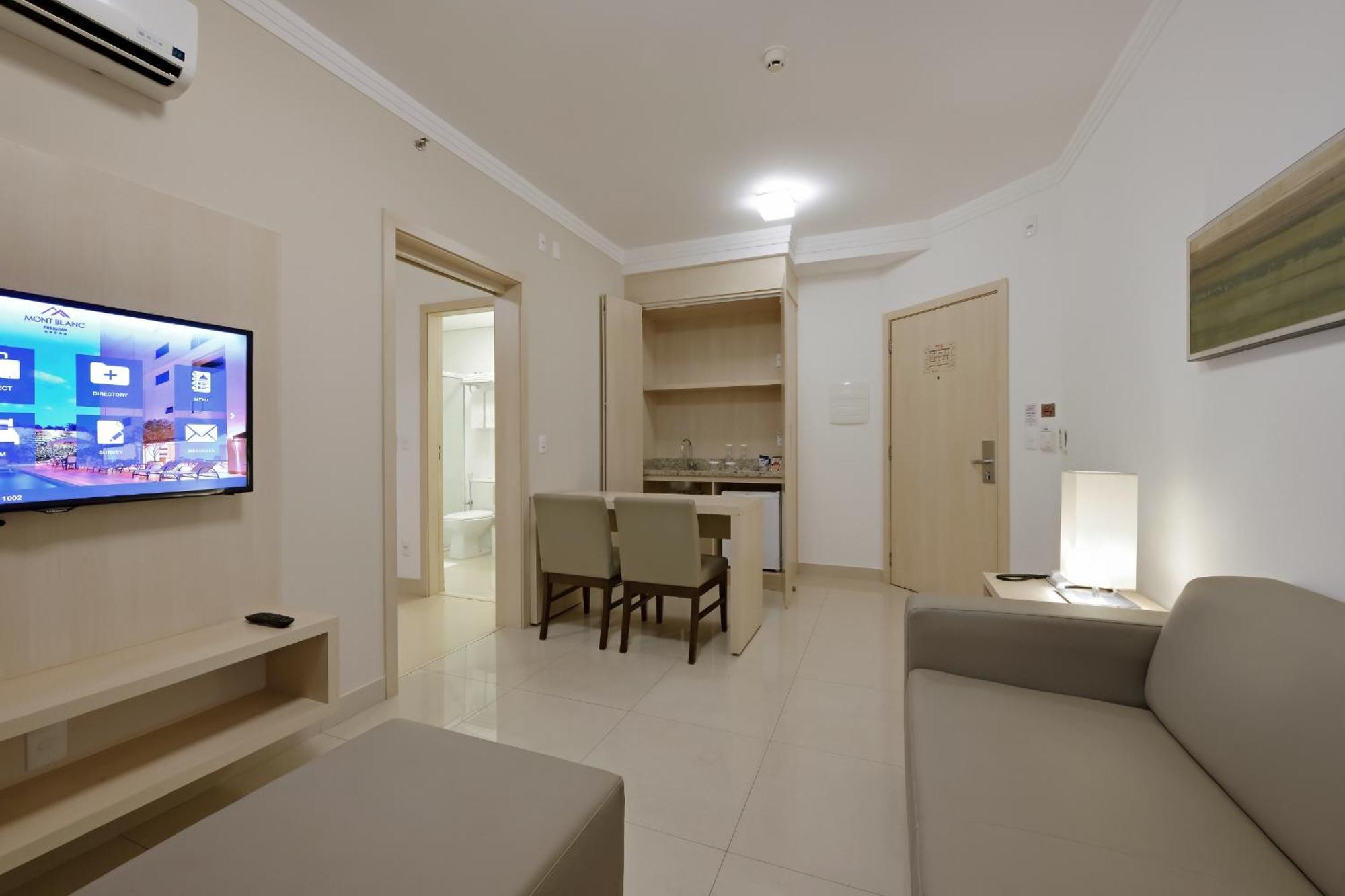 Hotel Mont Blanc Premium リベイラン・プレト 部屋 写真 A typical apartment