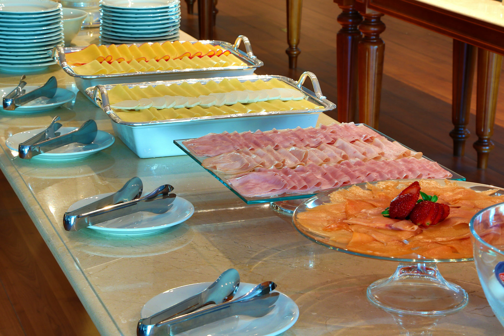 Hotel Mont Blanc Premium リベイラン・プレト エクステリア 写真 A buffet